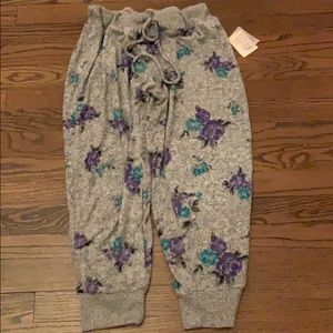 MAKE+MODEL CAPRI FLEECE PANT .